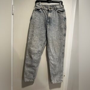 Vintage 1980s Lee Jeans Acid Wash 14M Relaxed Fit. Slight Taper. Mom Jeans.
